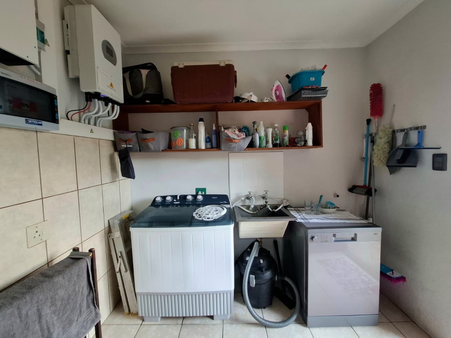 2 Bedroom Property for Sale in Tweespruit Estate Western Cape